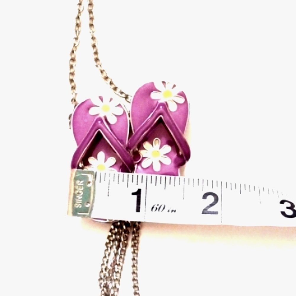 VINTAGE PURPLE FLOWERED FLIP-FLOP PENDANT SILVER-TONE 37" NECKLACE - Picture 3 of 8